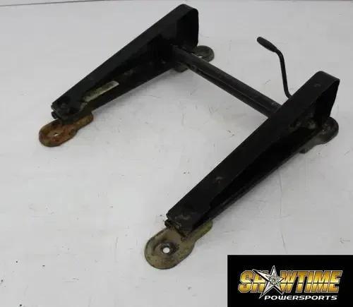 17 YAMAHA YXZ1000R SS EPS FRONT DRIVER SEAT ADJUSTER SLIDER MOUNT