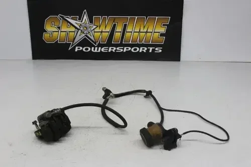 79 SUZUKI GS750E FRONT BRAKE CALIPER MASTER CYLINDER