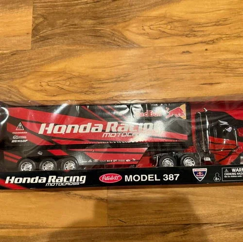 New Ray 2000s Semi Toys