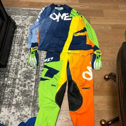 One Industries vapor stratum Gear Combo – XL/36