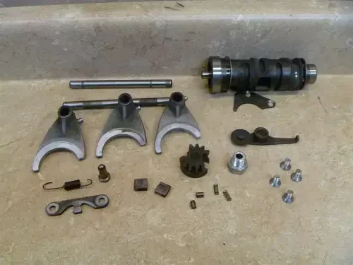Suzuki 750 GS GS750-E GS 750 E Used Engine Shift Drum Forks 1980 Vintage #SB18