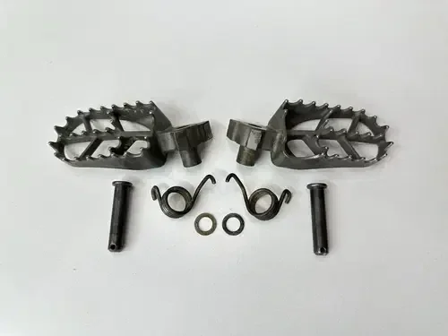 USED OEM 04-07 YAMAHA YZ250F YZ450F / 04-14 YZ 125 250 FOOT PEGS FOOTREST SET