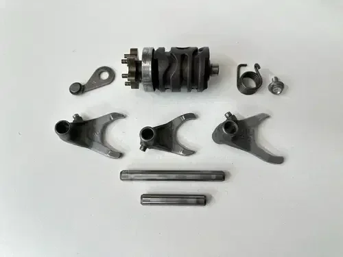USED OEM 88 89 90 YAMAHA YZ250 YZ 250 GEAR SHIFT DRUM CAM & FORKS ASSY