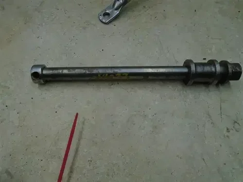 Yamaha 305 YM2 YM2-C BIG BEAR SCRAMBLER Rear Axle 1967 GP YB233