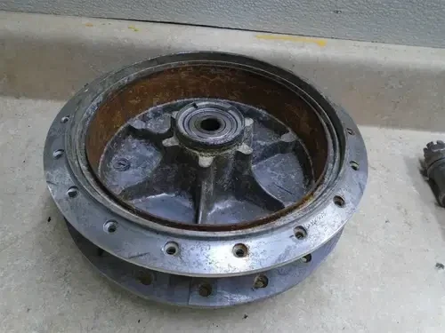 Yamaha 350 R5 TWIN Front Wheel Hub 1971 YB298